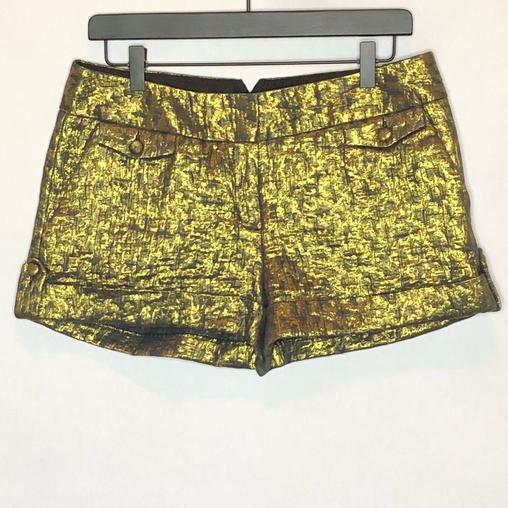 Express women’s shiny gold shorts size 8